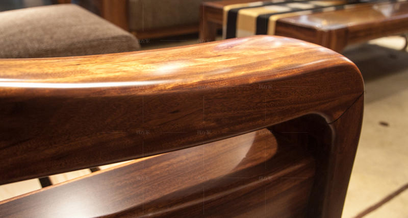 现代实木风格实木沙发（样品特惠）的家具详细介绍
