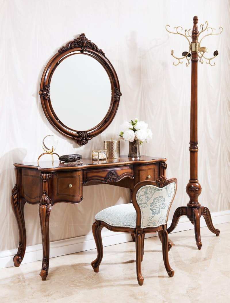 古典欧式风格马可斯梳妆椅的家具详细介绍