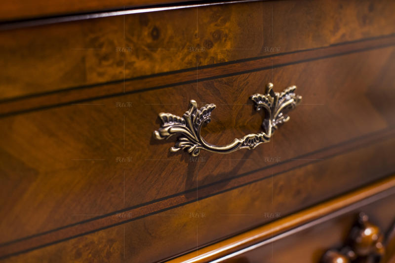古典欧式风格莱特纳餐边柜的家具详细介绍