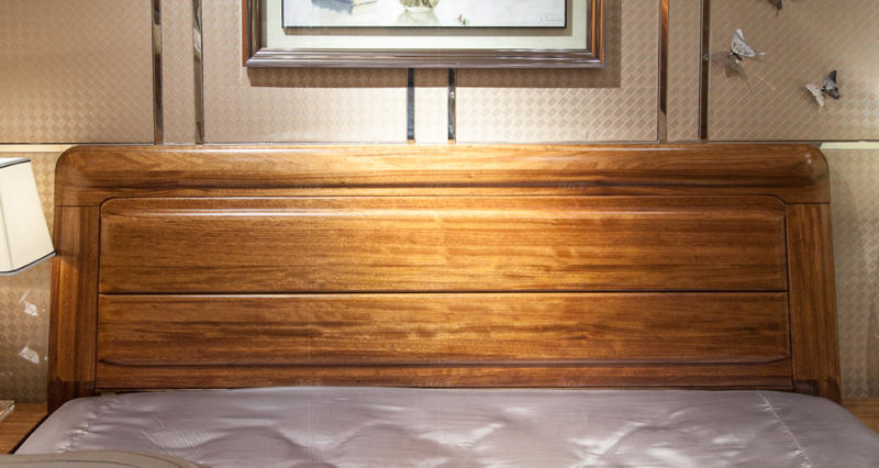 现代实木风格中式双人床（样品特惠）的家具详细介绍