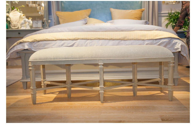 简约美式风格凯蒂斯床尾凳的家具详细介绍