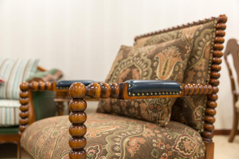 传统美式风格瑟斯休闲椅（样品特惠）的家具详细介绍