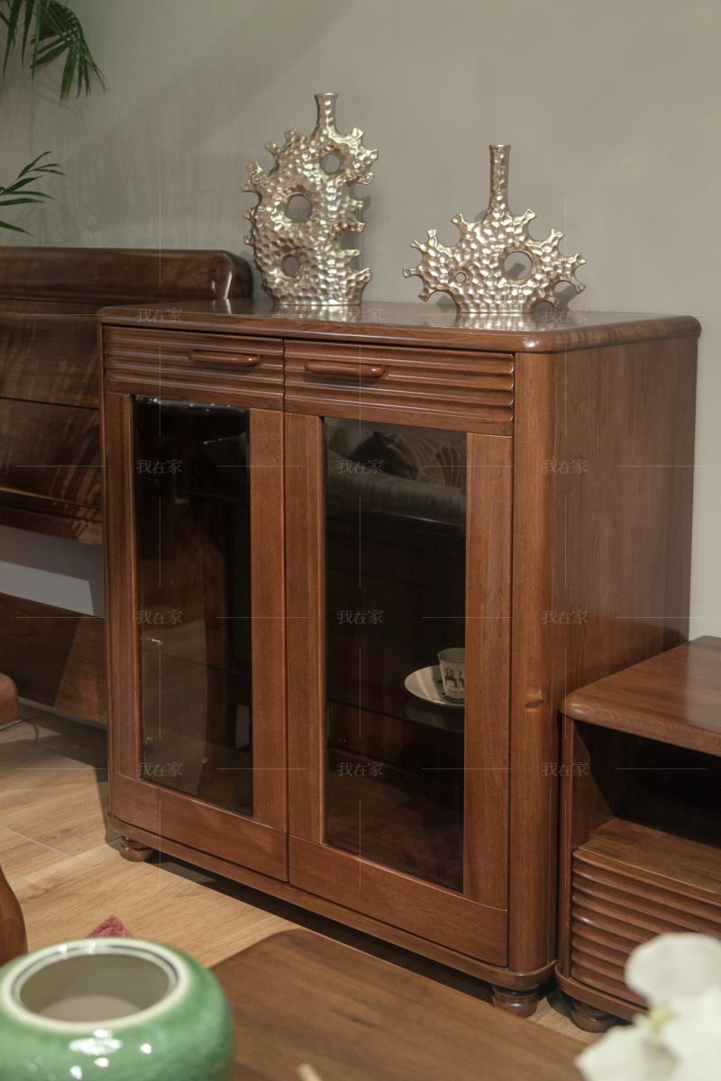 现代实木风格木原电视柜（样品特惠）的家具详细介绍