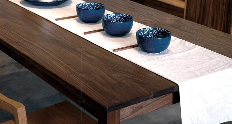 现代北欧风格榫卯工艺极简餐桌的家具详细介绍