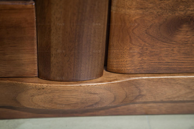 现代实木风格多功能门厅柜的家具详细介绍
