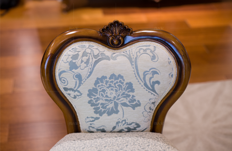 古典欧式风格马可斯梳妆椅的家具详细介绍