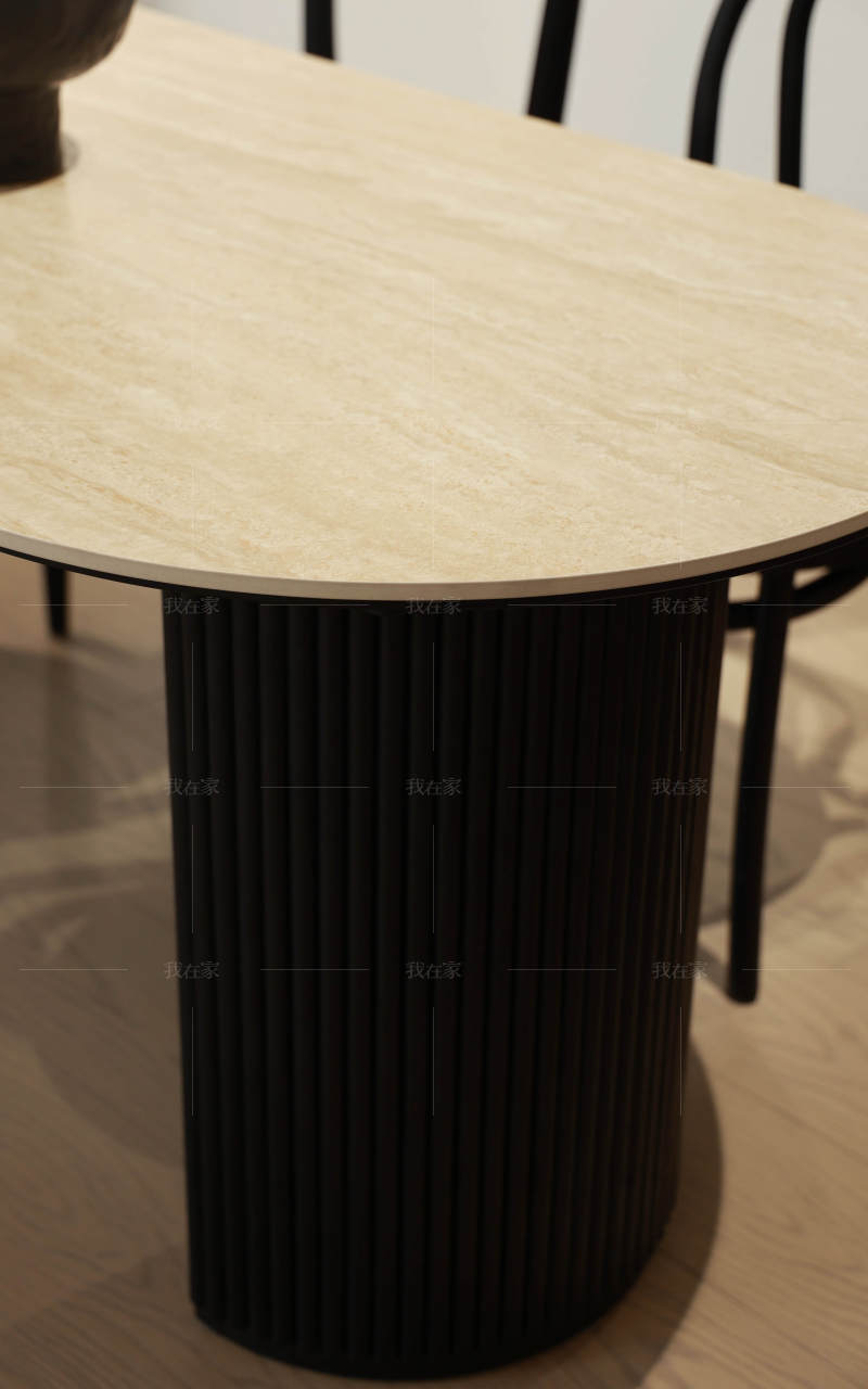 中古风风格涟漪餐桌的家具详细介绍